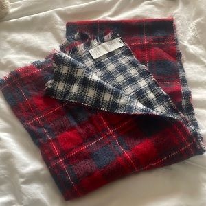 A&F scarf